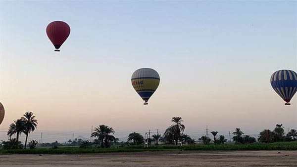 البالون الطائر بالأقصر