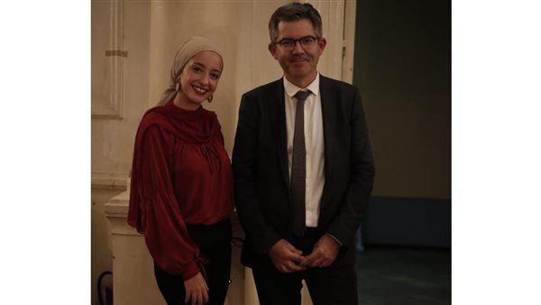 بوران كورون مدير