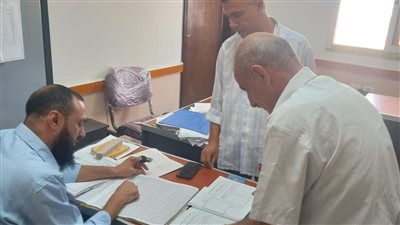 تركوا العمل دون سند قانوني.. إحالة 38 موظفا في البحيرة للتحقيق