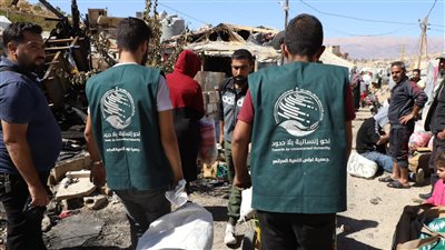مركز الملك سلمان للإغاثة يوزع سلالا غذائية للاجئين السوريين والفلسطينيين بالأردن ولبنان