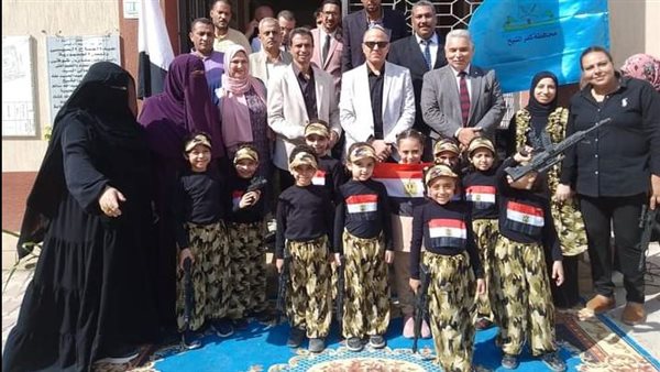 مجسمات وعروض عن حرب