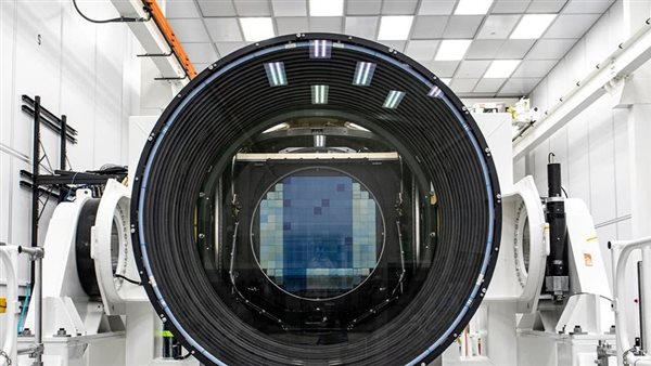 أكبر كاميرا في العالم