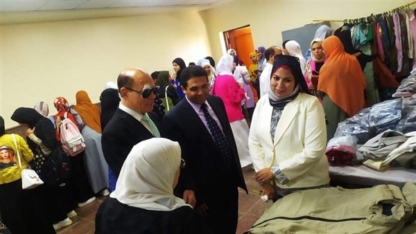 معرض الملابس الجاهزة