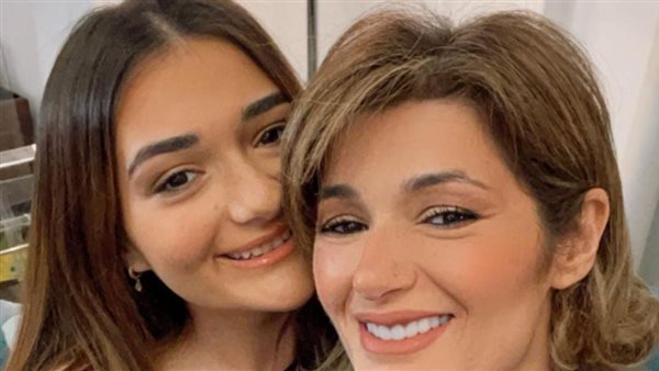 ملك زاهر ووالدتها