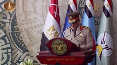 مدير الأكاديمية العسكرية للخرجين الجدد: اعتزوا بأنفسكم وأعلموا أن المسؤولية ثقيلة