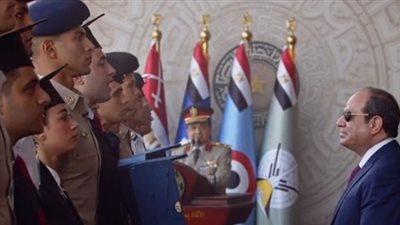 السيسي يتسلم درع الكليات العسكرية والجامعات المصرية من الخريجين الجدد
