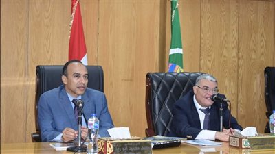 محافظ المنيا يتابع معدلات ونسب تنفيذ مشروعات حياة كريمة خلال الاجتماع الدوري