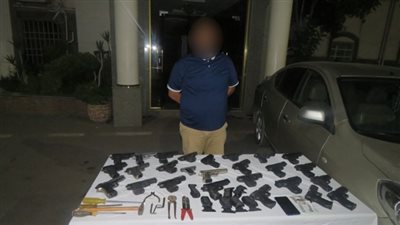 أسلحة وذخيرة أون لاين.. القبض على تاجر سلاح بالسيدة زينب