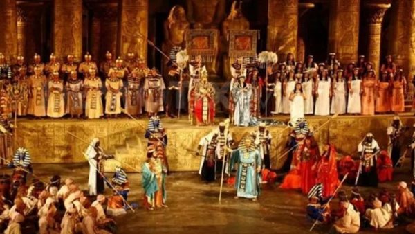 أوبرا عايدة 