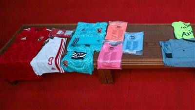 الأهلي بالقميص الأحمر والشورت الأبيض أمام الاتحاد المنستيري بدوري الأبطال غدًا