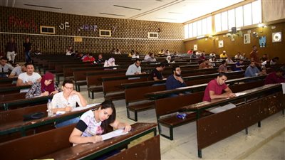 لليوم الثاني.. استمرار اختبارات المقابلة الشخصية للالتحاق ببرامج التعليم المدمج بجامعة سوهاج 