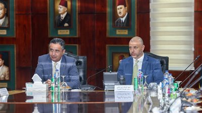 رئيس البورصة يبحث تعظيم فرص الاستثمار المشترك مع البريد المصري