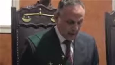 بعد إحالة أوراق المتهم بقتل زوج شقيقته بكفر الشيخ إلى المفتي.. أسرة المجني عليه: غدر به وضربه بخرطوش | بث مباشر 