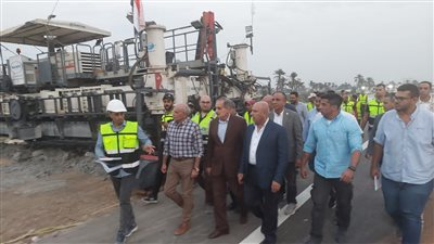 وزير النقل: تخصيص 3 حارات للرصف الخرساني للشاحنات ضمن تطوير الطريق الدولي الساحلي