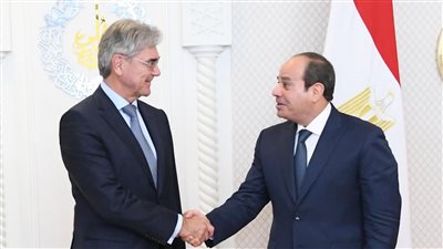 أبرزها مجال الطاقة ومشروعات الربط الكهربائي.. السيسي يبحث مع شركة سيمنز التعاون في عدة مشروعات