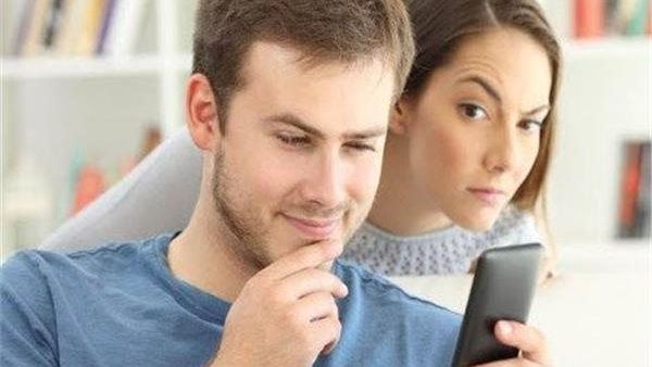 تصنت الزوجين- أرشيفية