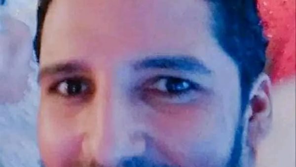 مصري بالإمارات 