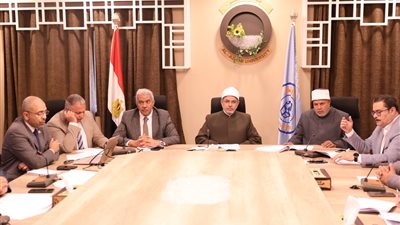 رئيس جامعة الأزهر يترأس اجتماع مناقشة برنامج الساعات المعتمدة
