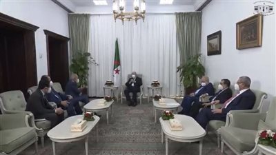 رئيس الجزائر يستقبل أبو الغيط استعدادا للقمة العربية
