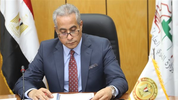 وزير القوى العاملة