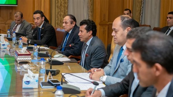 وزير الرياضة خلال