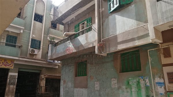 سقوط أمطار خفيفة