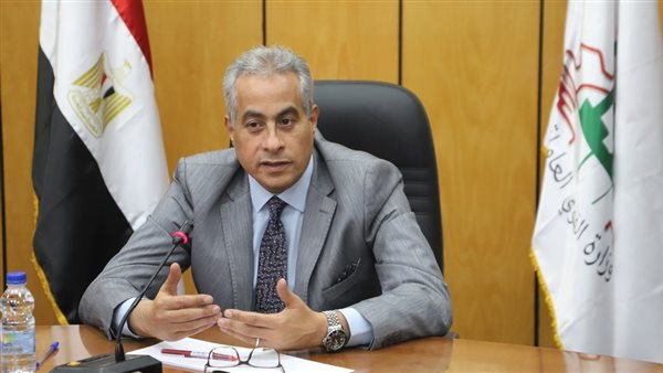 وزير القوى العاملة