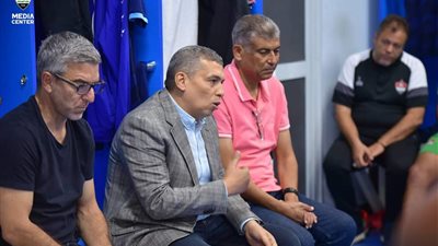 وعدهم بصرف المستحقات.. تفاصيل جلسة رئيس غزل المحلة مع اللاعبين والجهاز الفني قبل انطلاق الدوري