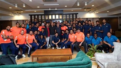 أيمن الشريعي يجتمع مع لاعبي إنبي قبل مواجهة بيراميدز في الدوري