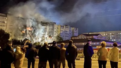 مصرع وإصابة 29 شخصًا بعد اصطدام طائرة حربية بمبنى بإحدى المدن الروسية 