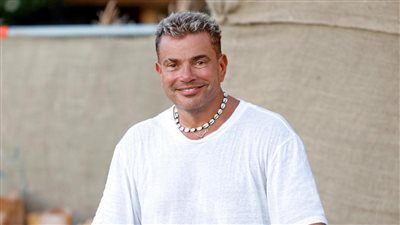 مفاجأة.. عمرو دياب ينهي جدل إقامته حفلًا في لبنان | خاص