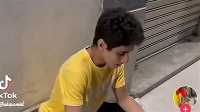 20 عدة من غير نفس| طالب أقصري يعرض حياته للخطر بسبب تريند.. ووالدته: اللعبة كانت هتموته 