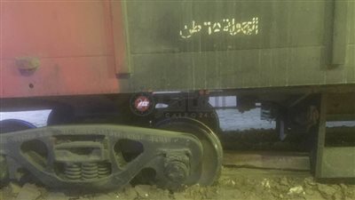 خروج عربتي قطار بضائع عن القضبان بوصلة إمبابة دون تأثر الحركة