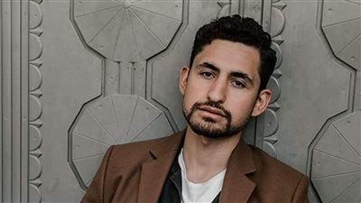 أمير المصري: أقدم للمرة الأولى رومانسي في هاشتاج جوزني.. وذاكرت شخصية محمد الفايد في the crown