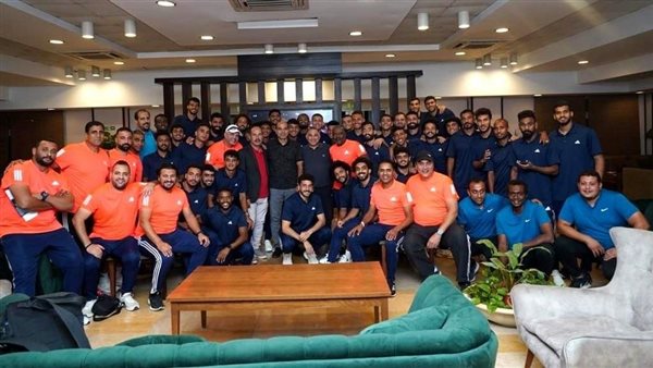 أيمن الشريعي ولاعبي