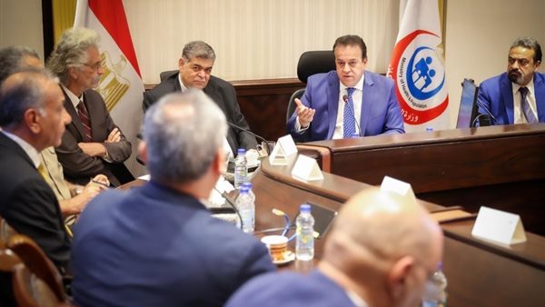 وزير الصحة مع اللجنة