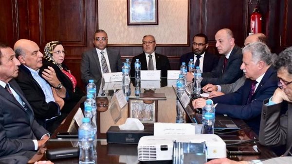 رئيس جامعة طنطا يستعرض