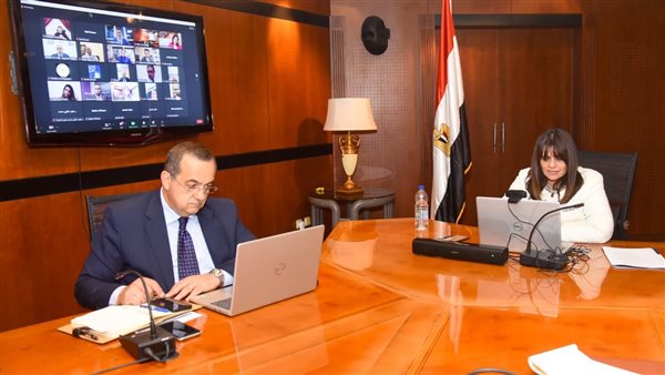 وزيرة الهجرة 