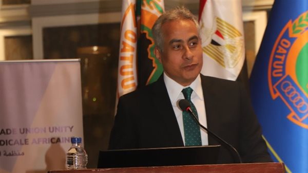 وزير القوى العاملة