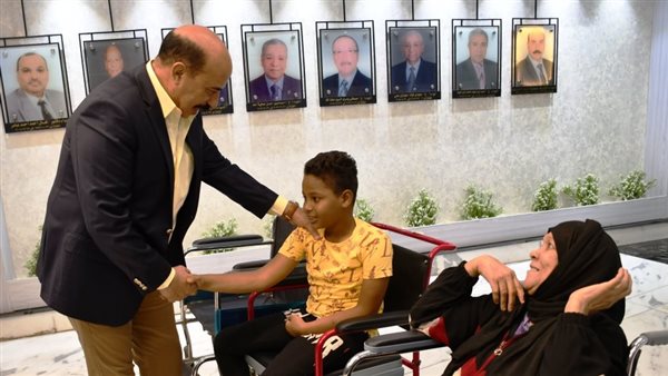 توزيع كراسي متحركة