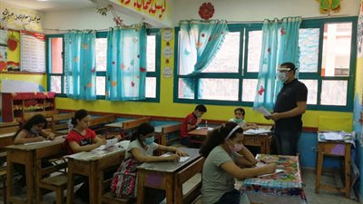 بشرى للمعلمين.. التعليم تدرس رفع رسوم مجموعات التقوية للمدرسين