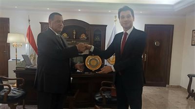 وزير التنمية المحلية يبحث مع السفير الكوري تعزيز التعاون بين البلدين 