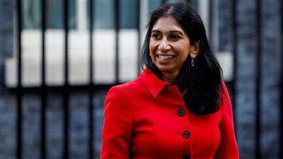 بعد إقالة وزيرة الداخلية بسبب أحداث غزة.. نداءات بسحب الثقة من رئيس وزراء بريطانيا