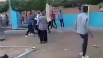 ضربوا بعض بالأحزمة.. تفاصيل واقعة مشاجرة طالبين بفناء مدرسة لغات بشبرا الخيمة