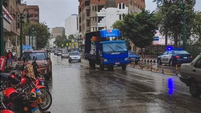 مركز الأزمات والكوارث بأسيوط يحذر المواطنين بالبعد عن أعمدة الإنارة واللوحات الإعلانية