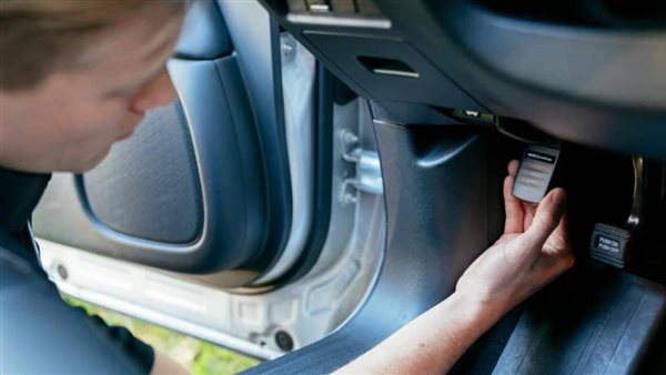 جهاز تتبع السيارات