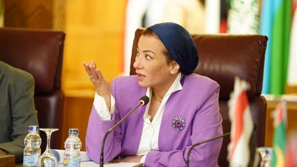 وزيرة البيئة 