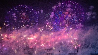 موسم الرياض 2022 يدخل موسم جينيس للأرقام القياسية لأكبر عدد من الطائرات بدون طيار في إطلاق الألعاب النارية