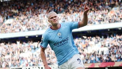 هالاند ينفرد بصدارة جدول هدافي الدوري الإنجليزي الممتاز