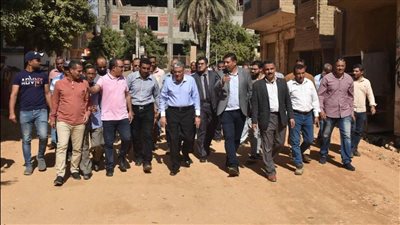بتكلفة 30 مليون جنيه.. محافظ المنيا يتابع أعمال رصف الطرق والشوارع الرئيسية بمركزي مطاي وسمالوط